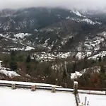 Séjour à la campagne με θέα Mega Chorio