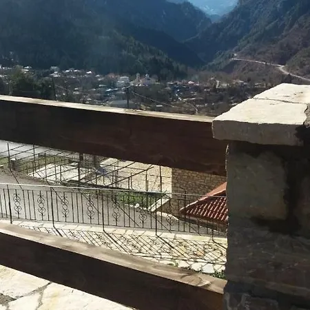 με θέα * Mega Chorio