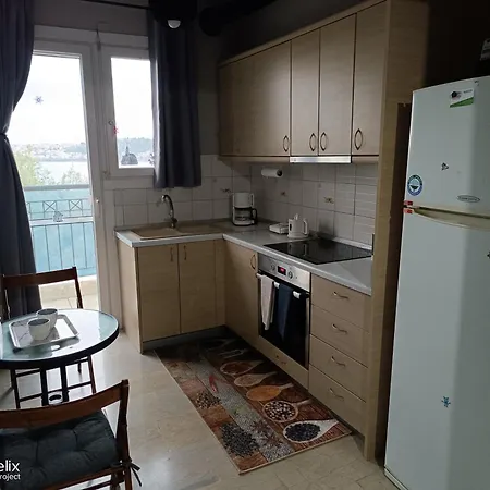 άνετο και ήσυχο διαμέρισμα με θέα Apartment Chalkida