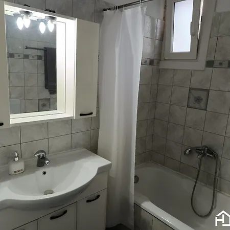 Apartment άνετο και ήσυχο διαμέρισμα με θέα *